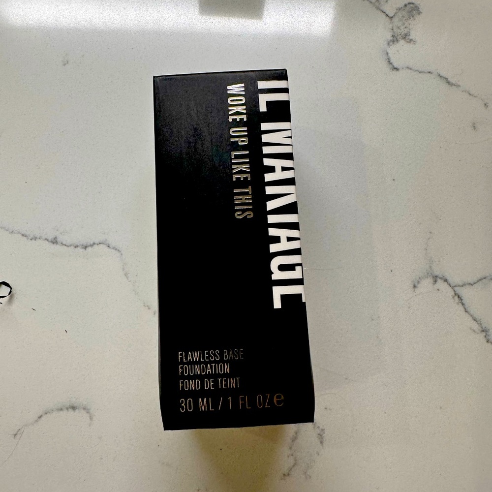 NIB IL MAKIAGE Woke Up Like This foundation